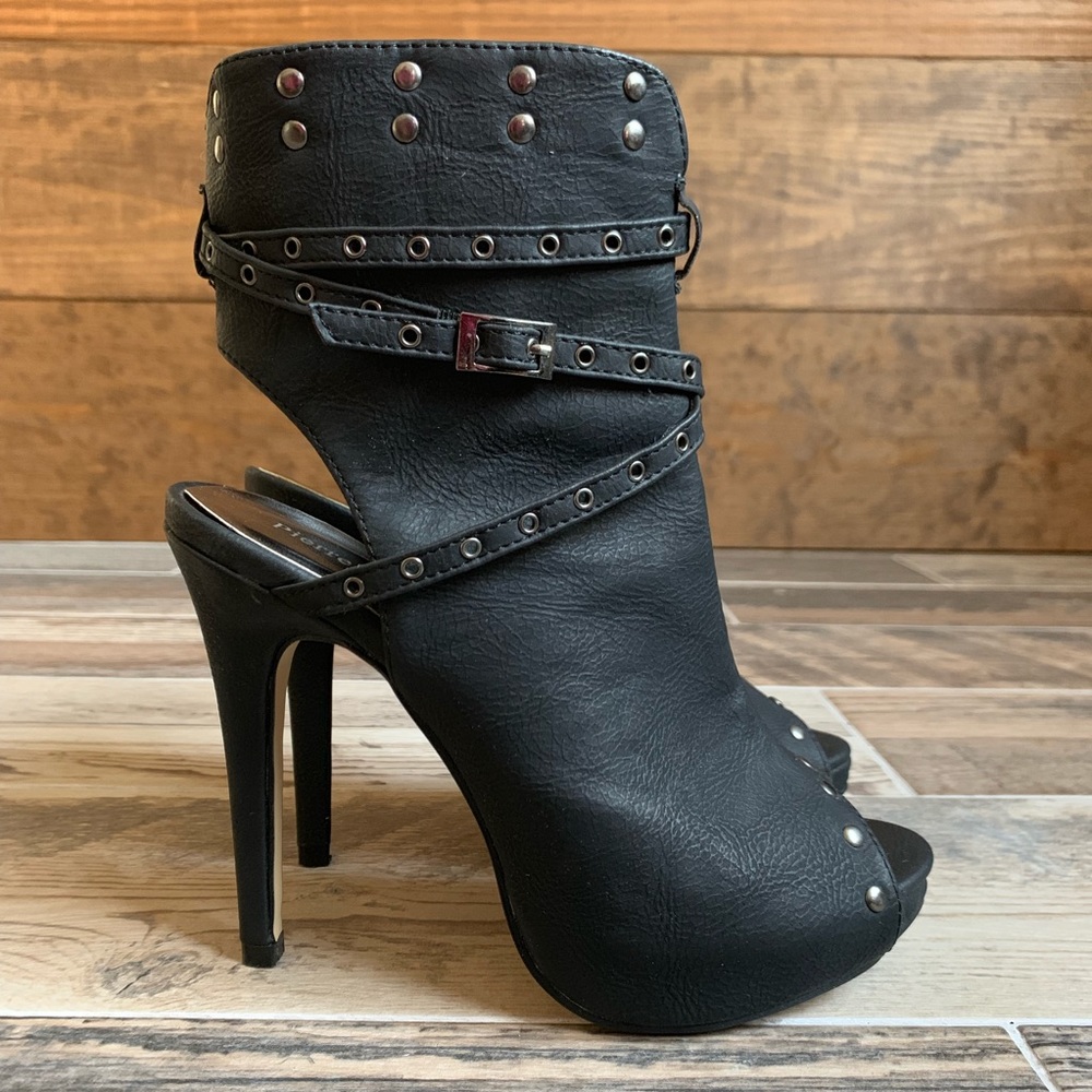 NWOT Pierre Dumas Faux Leather Cut-Out Booties